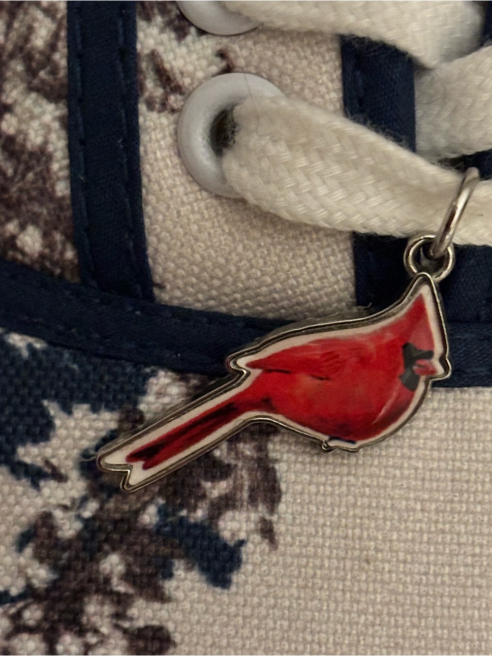 Bradford Exchange Songs of Spring Bird Sneakers Size 9 Cottagecore Grandmacore - Picture 4 of 11
